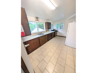 Versatile 7-Bed, 4-Bath Home in HPP with the disclosure. This - photo 3