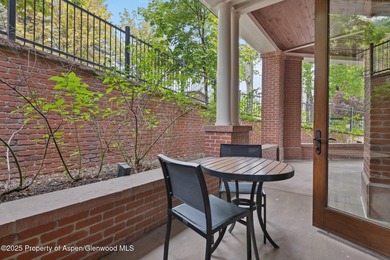 2024 renovations completed (including new decor, furniture - photo 12