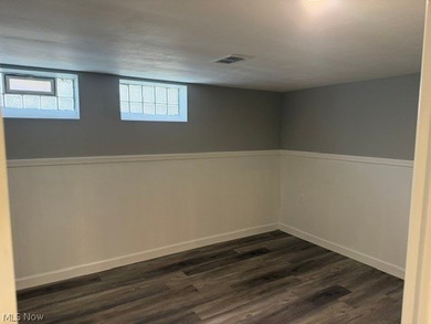 Beautiful 3 bedroom, 2 bath ranch, completely remodeled, kitchen - photo 14