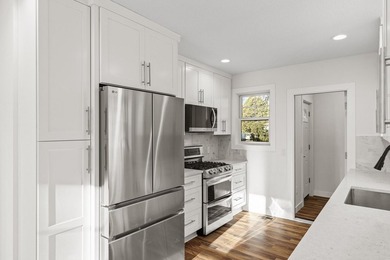 Professionally renovated, perfectly located in the heart of Lake - photo 14