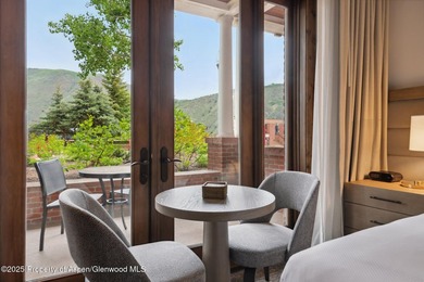 2024 renovations completed (including new decor, furniture - photo 15