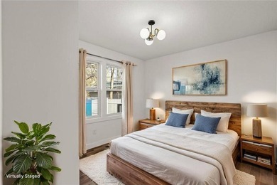 Professionally renovated, perfectly located in the heart of Lake - photo 16