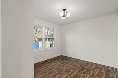 Professionally renovated, perfectly located in the heart of Lake - photo 17