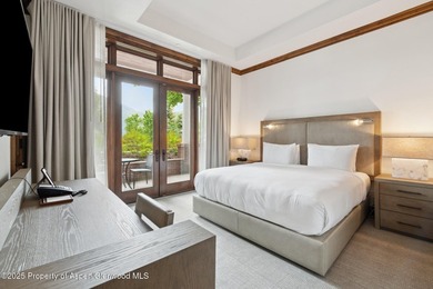 2024 renovations completed (including new decor, furniture - photo 19