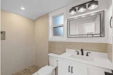Professionally renovated, perfectly located in the heart of Lake - photo 19