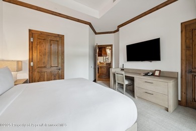 2024 renovations completed (including new decor, furniture - photo 20