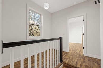 Professionally renovated, perfectly located in the heart of Lake - photo 20