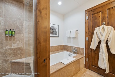 2024 renovations completed (including new decor, furniture - photo 21
