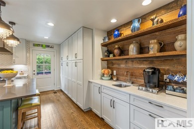 This totally renovated mountain retreat is a perfect blend of - photo 27
