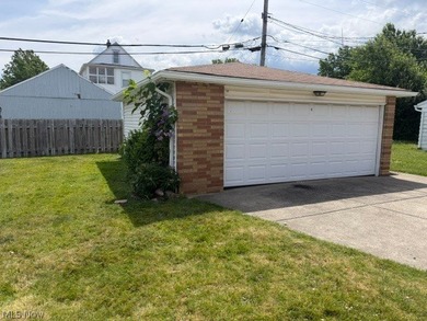 Beautiful 3 bedroom, 2 bath ranch, completely remodeled, kitchen - photo 30
