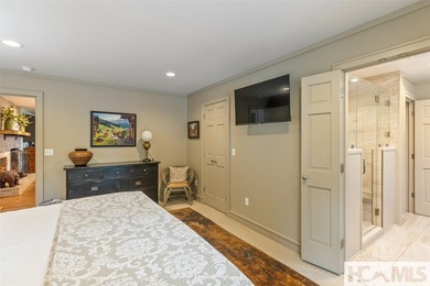 This totally renovated mountain retreat is a perfect blend of - photo 31