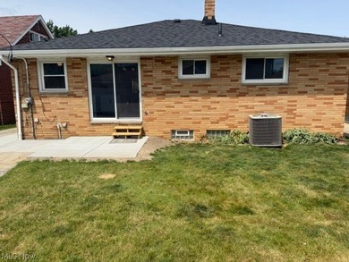 Beautiful 3 bedroom, 2 bath ranch, completely remodeled, kitchen - photo 31