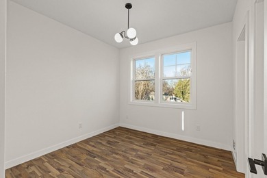 Professionally renovated, perfectly located in the heart of Lake - photo 31
