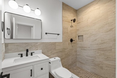 Professionally renovated, perfectly located in the heart of Lake - photo 33