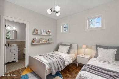 Professionally renovated, perfectly located in the heart of Lake - photo 35