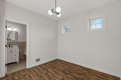 Professionally renovated, perfectly located in the heart of Lake - photo 36