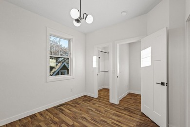 Professionally renovated, perfectly located in the heart of Lake - photo 37