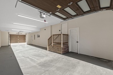 Professionally renovated, perfectly located in the heart of Lake - photo 42