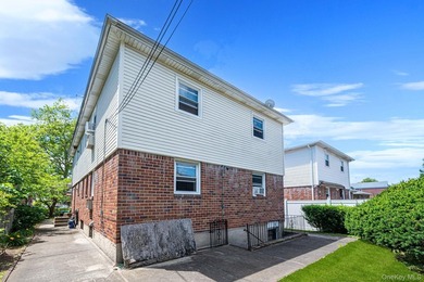 Welcome to 146-15 27th Avenue, a well-maintained and spacious - photo 44