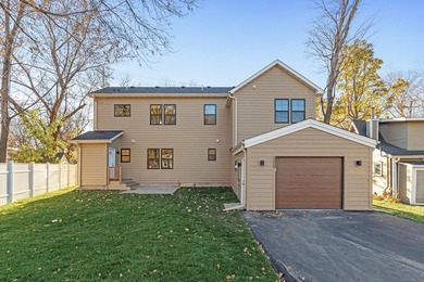 Professionally renovated, perfectly located in the heart of Lake - photo 44
