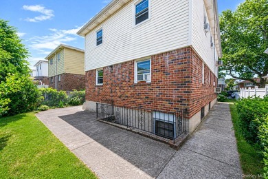 Welcome to 146-15 27th Avenue, a well-maintained and spacious - photo 45