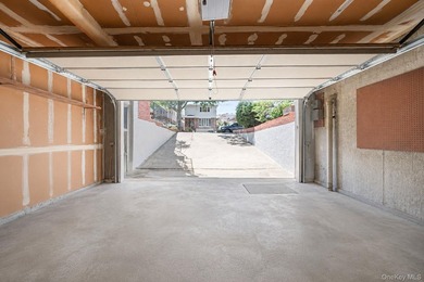 Welcome to 146-15 27th Avenue, a well-maintained and spacious - photo 47