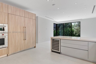 This 5 bed, 5.5 bath residence, new construction and never lived - photo 11