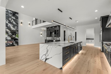 Discover the perfect blend of modern luxury and timeless design - photo 11