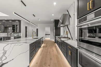 Discover the perfect blend of modern luxury and timeless design - photo 12