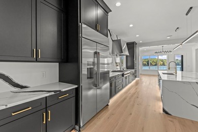 Discover the perfect blend of modern luxury and timeless design - photo 13