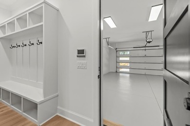 Discover the perfect blend of modern luxury and timeless design - photo 15