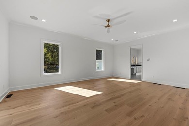 Discover the perfect blend of modern luxury and timeless design - photo 21