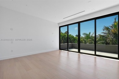 This 5 bed, 5.5 bath residence, new construction and never lived - photo 22