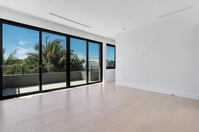 This 5 bed, 5.5 bath residence, new construction and never lived - photo 23