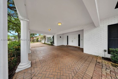 Discover Lake Front living in the prestigious Jacaranda Country - photo 3