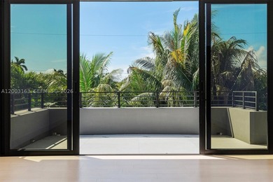 This 5 bed, 5.5 bath residence, new construction and never lived - photo 24