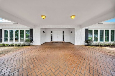 Discover Lake Front living in the prestigious Jacaranda Country - photo 4