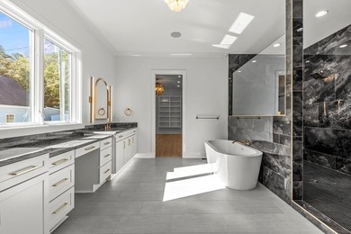 Discover the perfect blend of modern luxury and timeless design - photo 24