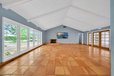 Discover Lake Front living in the prestigious Jacaranda Country - photo 6