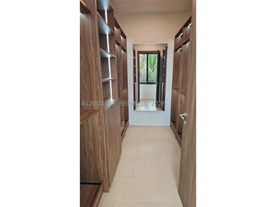 This 5 bed, 5.5 bath residence, new construction and never lived - photo 27