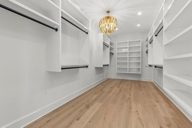 Discover the perfect blend of modern luxury and timeless design - photo 28