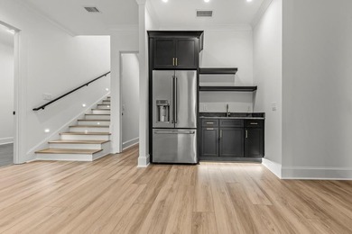 Discover the perfect blend of modern luxury and timeless design - photo 33