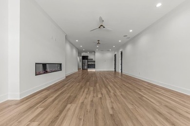 Discover the perfect blend of modern luxury and timeless design - photo 35