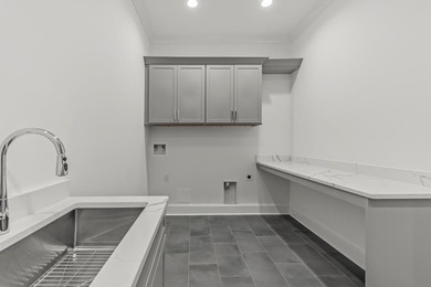 Discover the perfect blend of modern luxury and timeless design - photo 37