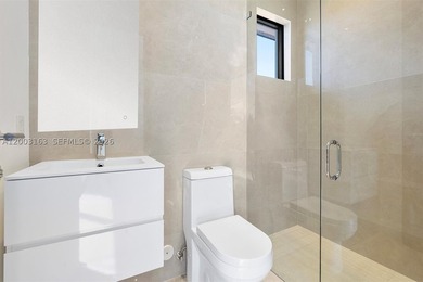 This 5 bed, 5.5 bath residence, new construction and never lived - photo 38