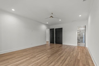 Discover the perfect blend of modern luxury and timeless design - photo 45