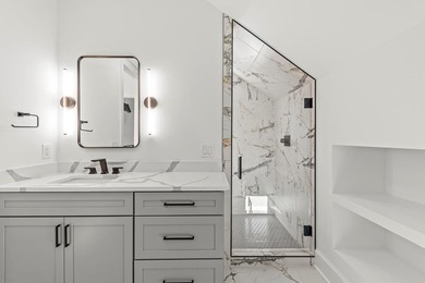 Discover the perfect blend of modern luxury and timeless design - photo 53