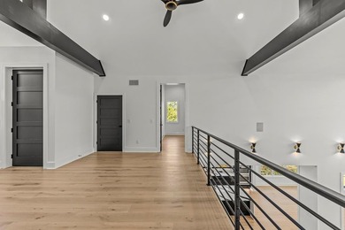 Discover the perfect blend of modern luxury and timeless design - photo 54
