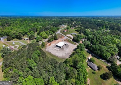 Hard-to-find owner-user opportunity in LaGrange with yard, docks - photo 2