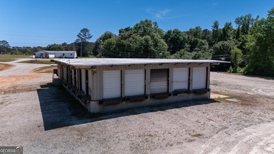 Hard-to-find owner-user opportunity in LaGrange with yard, docks - photo 10